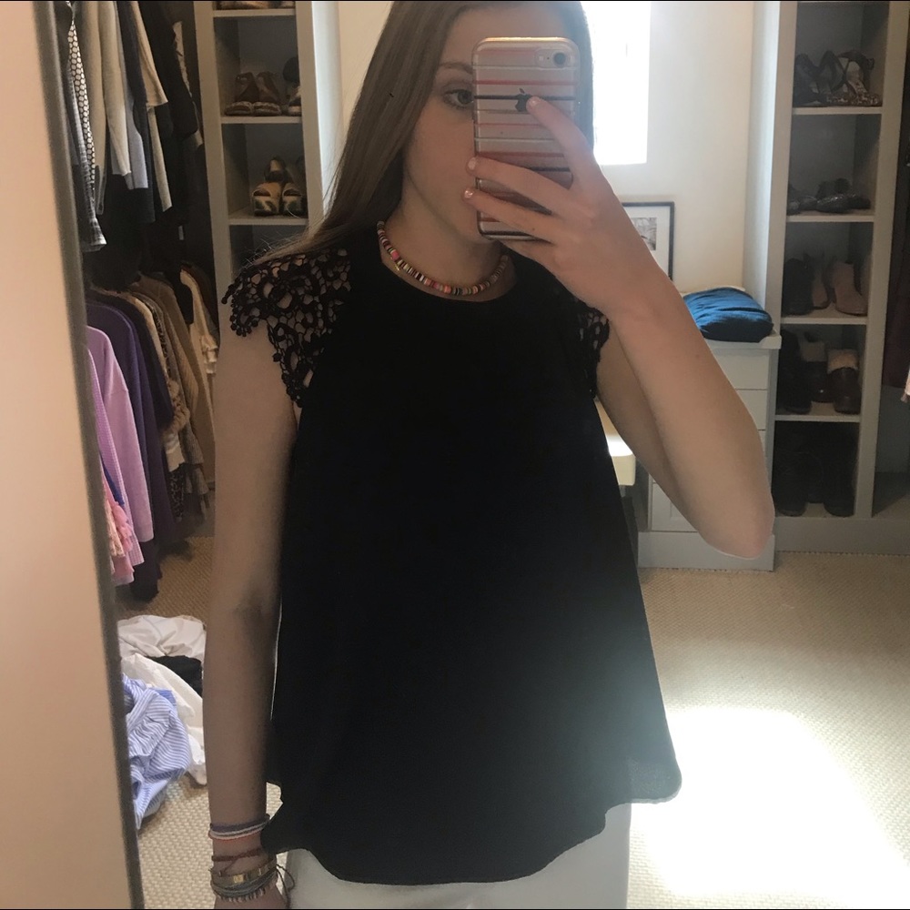 navy top